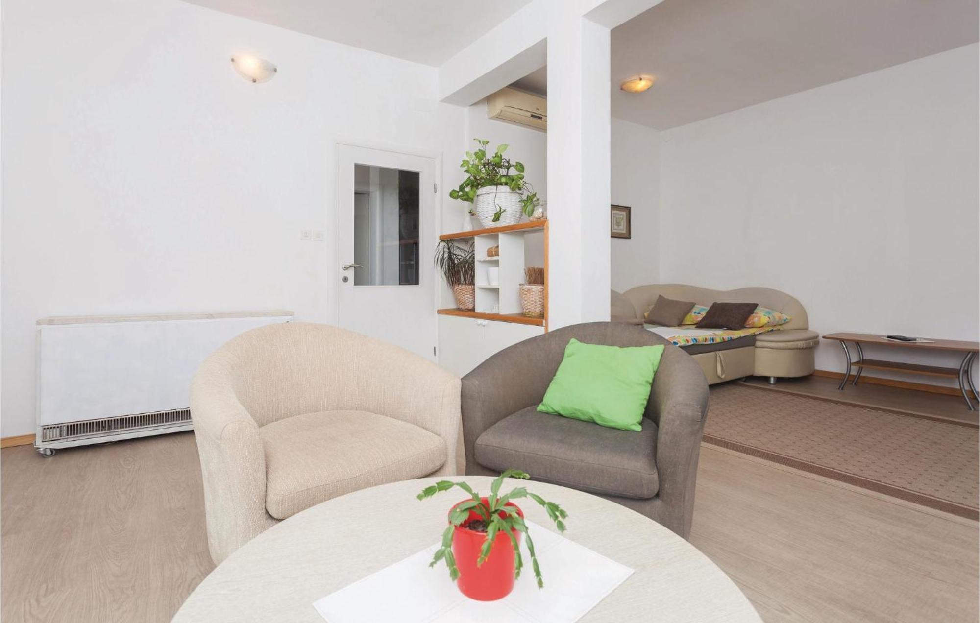 Cozy Apartment In Zaton Veliki With Kitchen Bagian luar foto