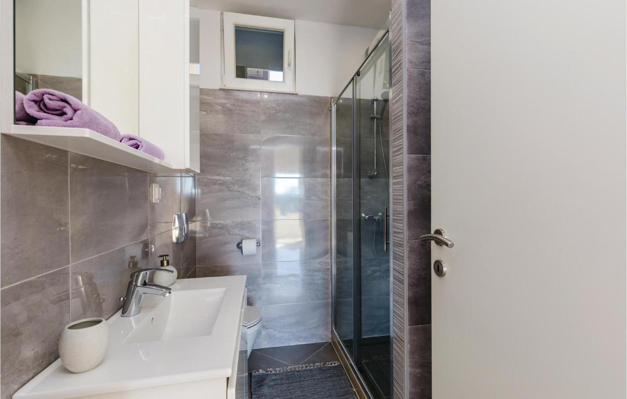 Cozy Apartment In Zaton Veliki With Kitchen Bagian luar foto