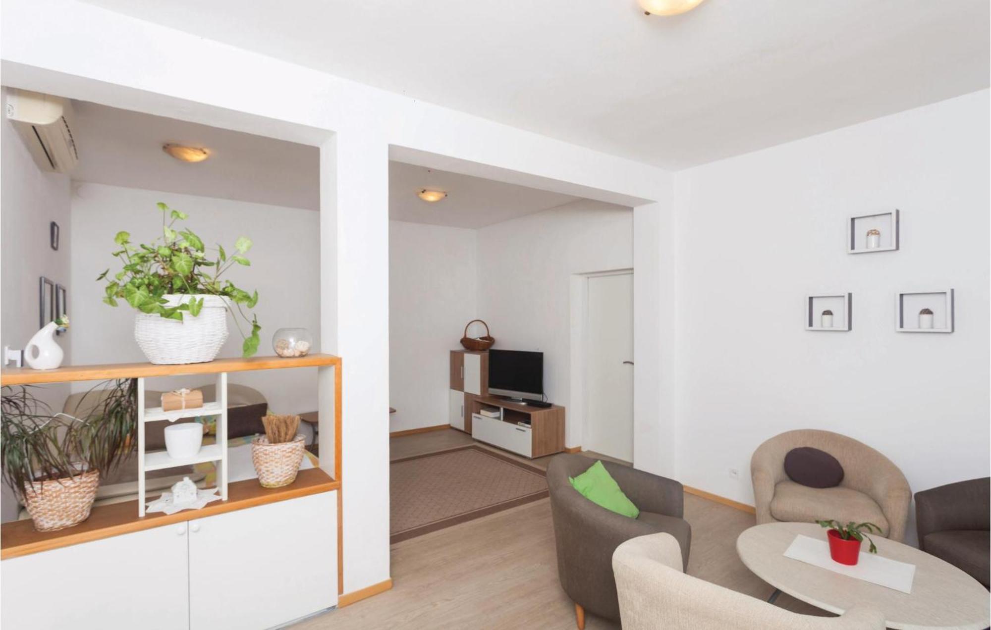 Cozy Apartment In Zaton Veliki With Kitchen Bagian luar foto
