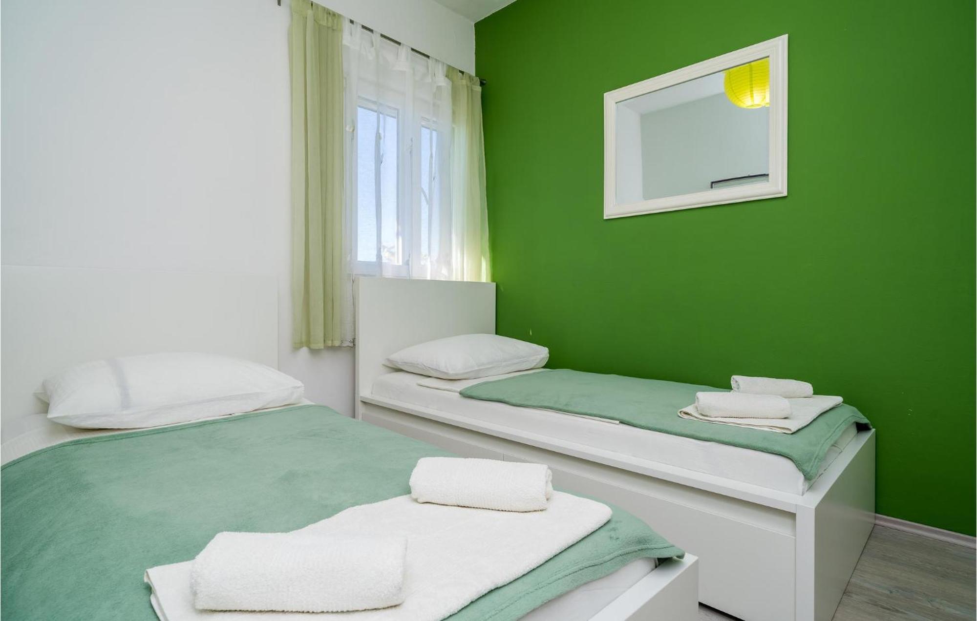 Cozy Apartment In Zaton Veliki With Kitchen Bagian luar foto