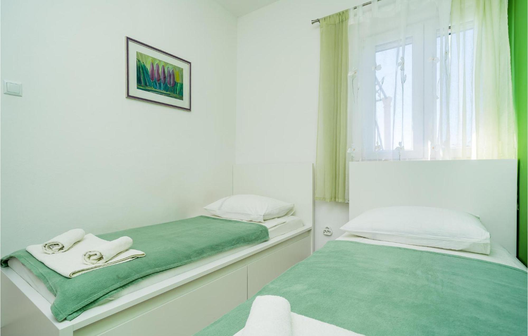 Cozy Apartment In Zaton Veliki With Kitchen Bagian luar foto